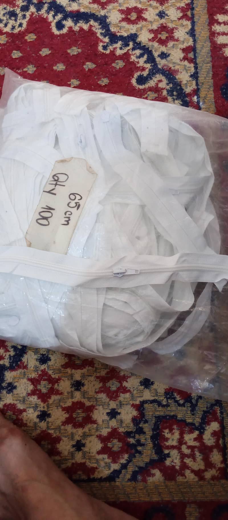 zips white colour 0