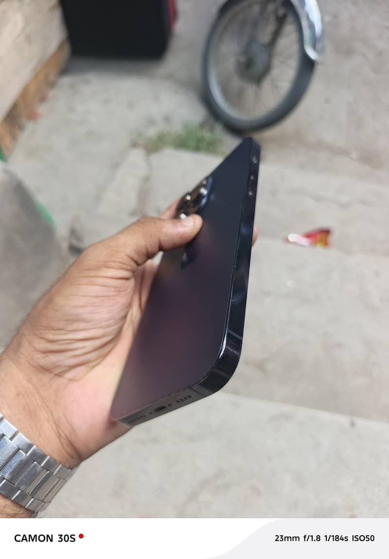 Apple iPhone 14 Pro Max 1