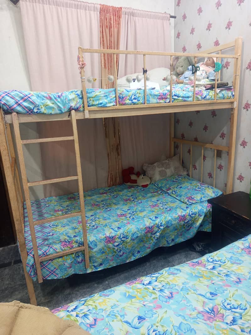 iron bed 0