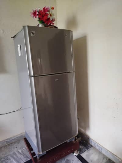 Pel refrigerator large medium Good condition