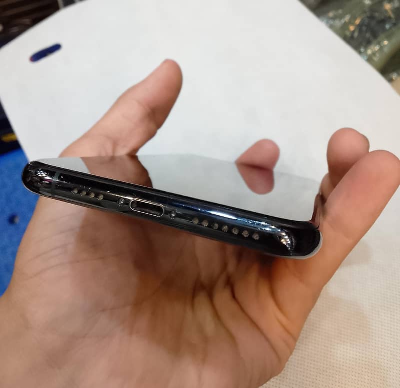 Apple iPhone 11 Pro Max 3