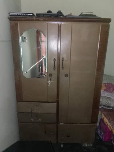 wardrobe/ Almari