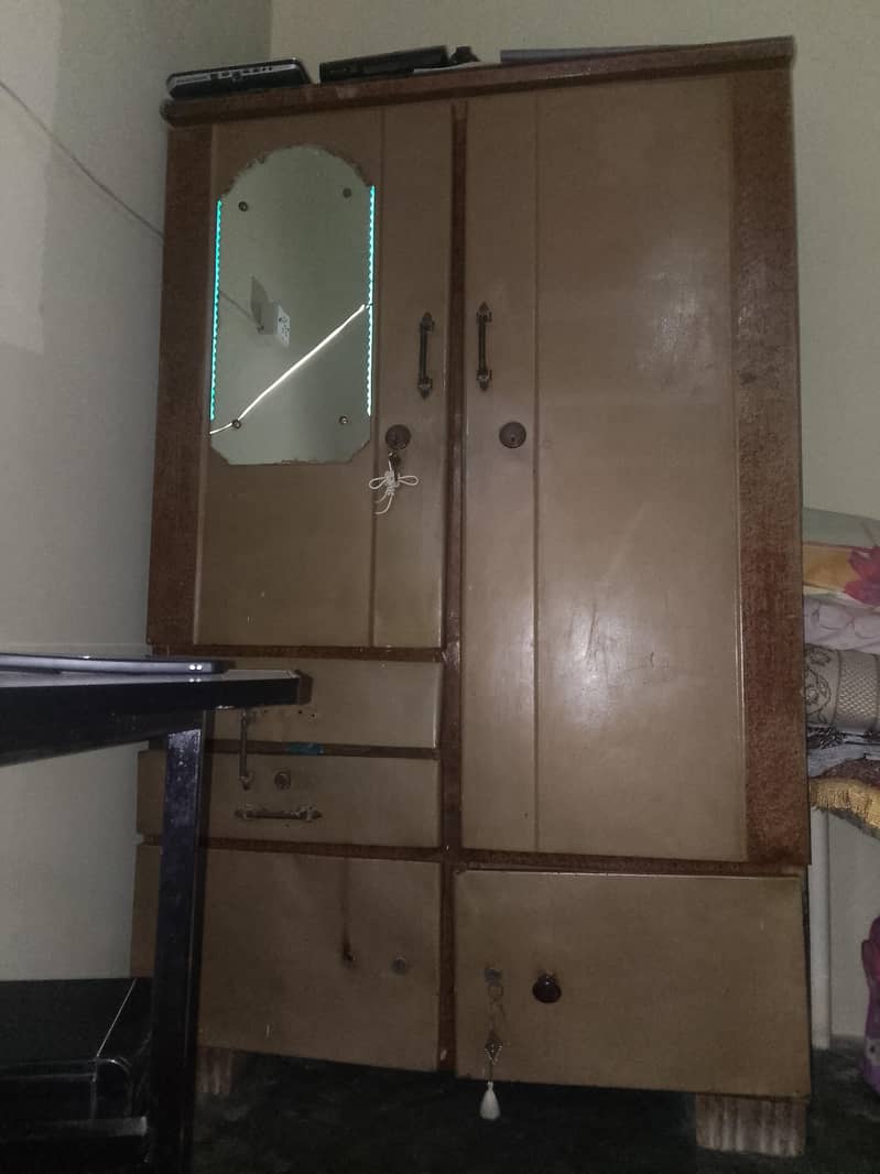 wardrobe/ Almari 1