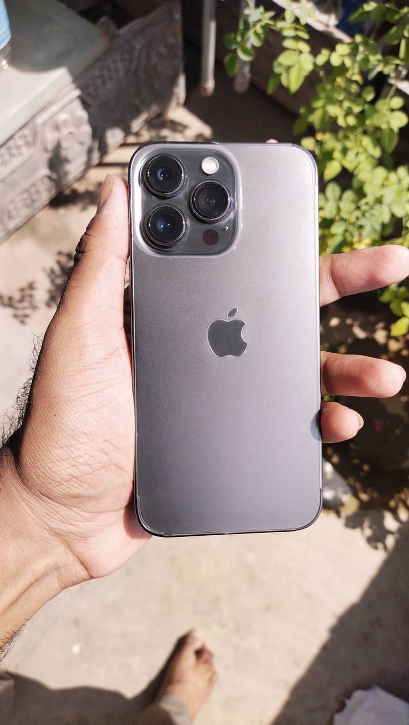 Apple iPhone 13 Pro 3