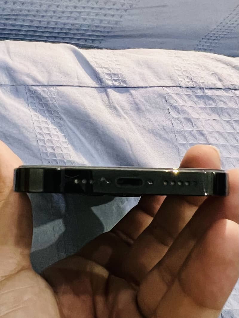 Apple iPhone 14 Pro 2