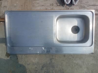 kitchen steel sink good condition for sale.