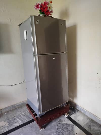 Pel refrigerator large medium Good condition