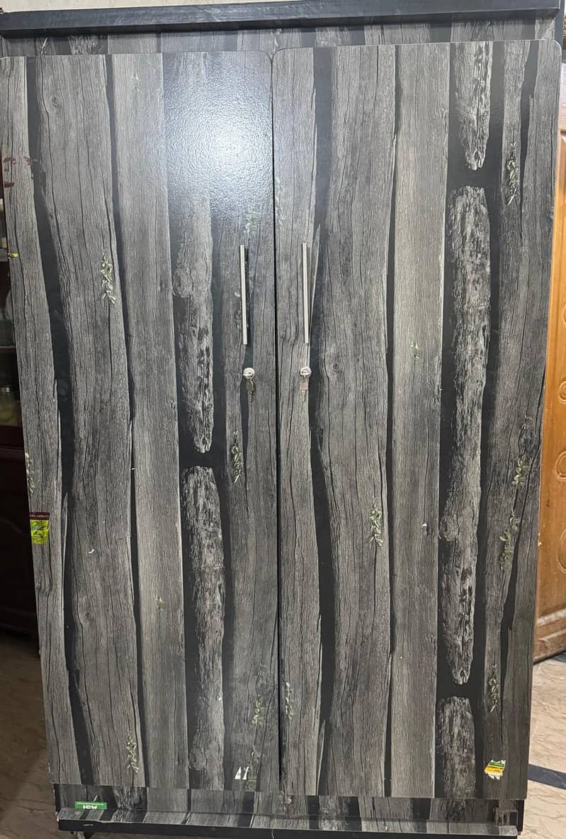 wardrobe 0