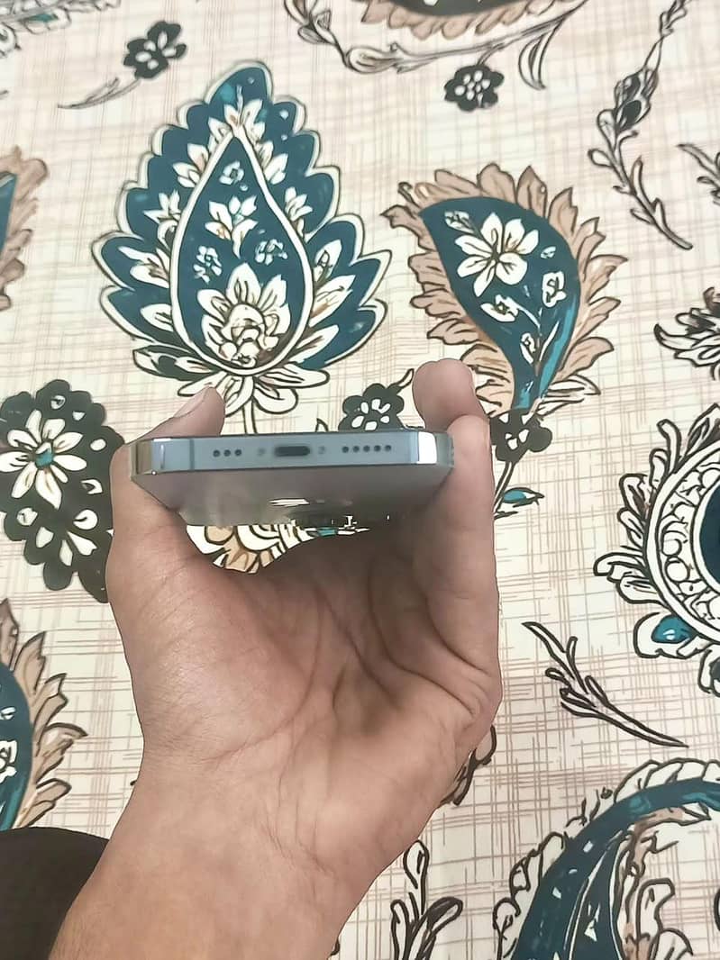 Apple iPhone 13 Pro 1