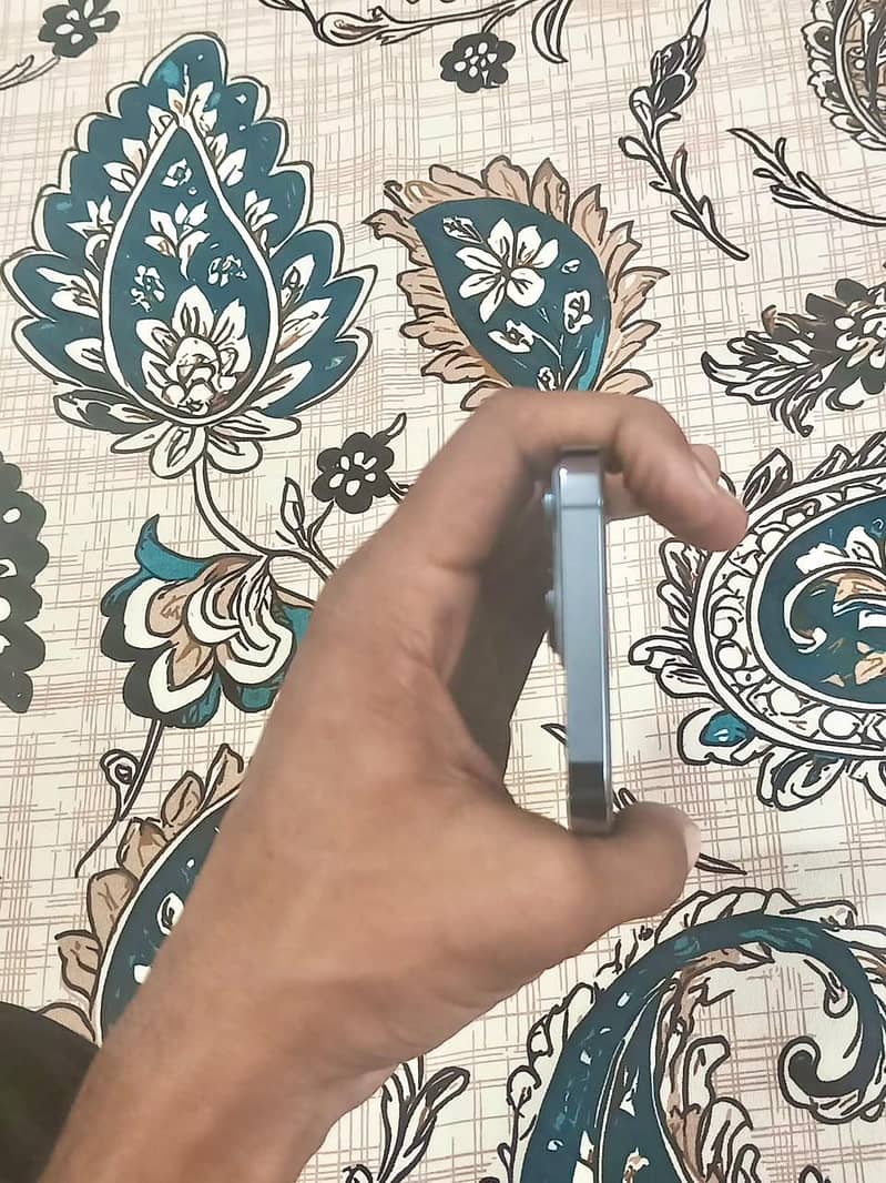 Apple iPhone 13 Pro 4