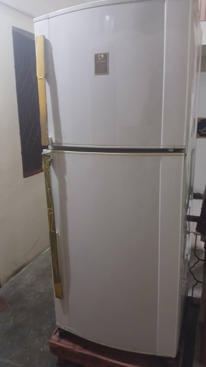 Dawlance Refrigator Fridge 2