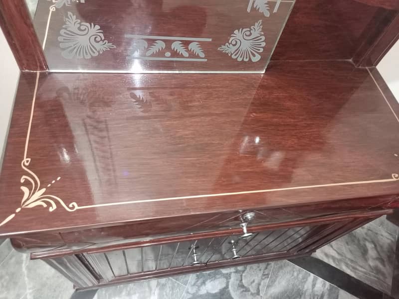 Single bed, Side table & Dressing Table - Excellent Condition. 3
