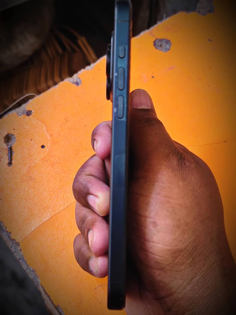 Apple iPhone 15 Pro Max 1