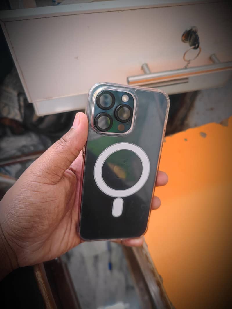 Apple iPhone 15 Pro Max 2
