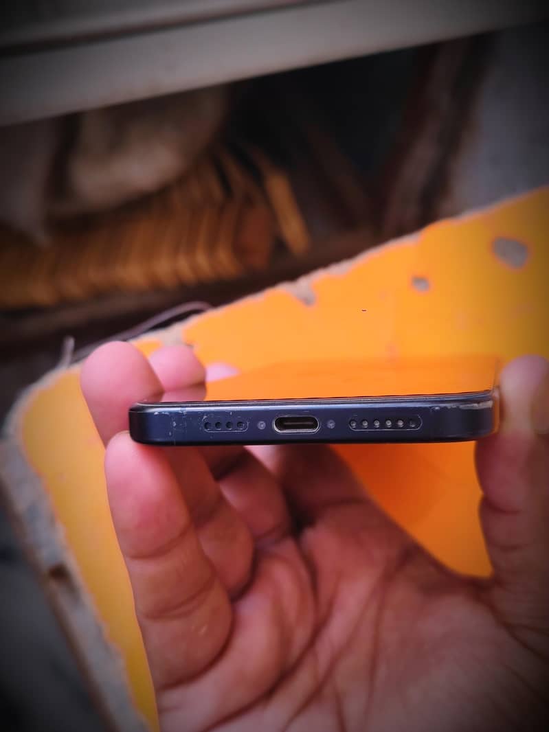 Apple iPhone 15 Pro Max 3