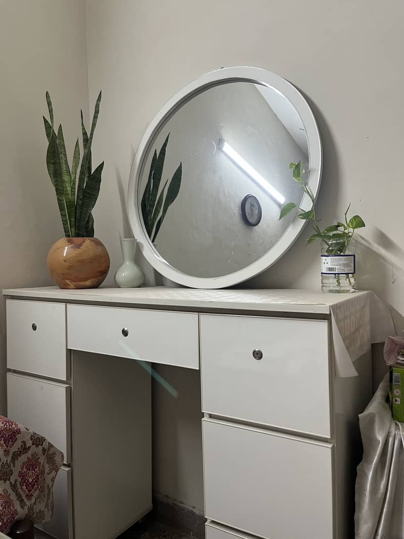Dressing table 2