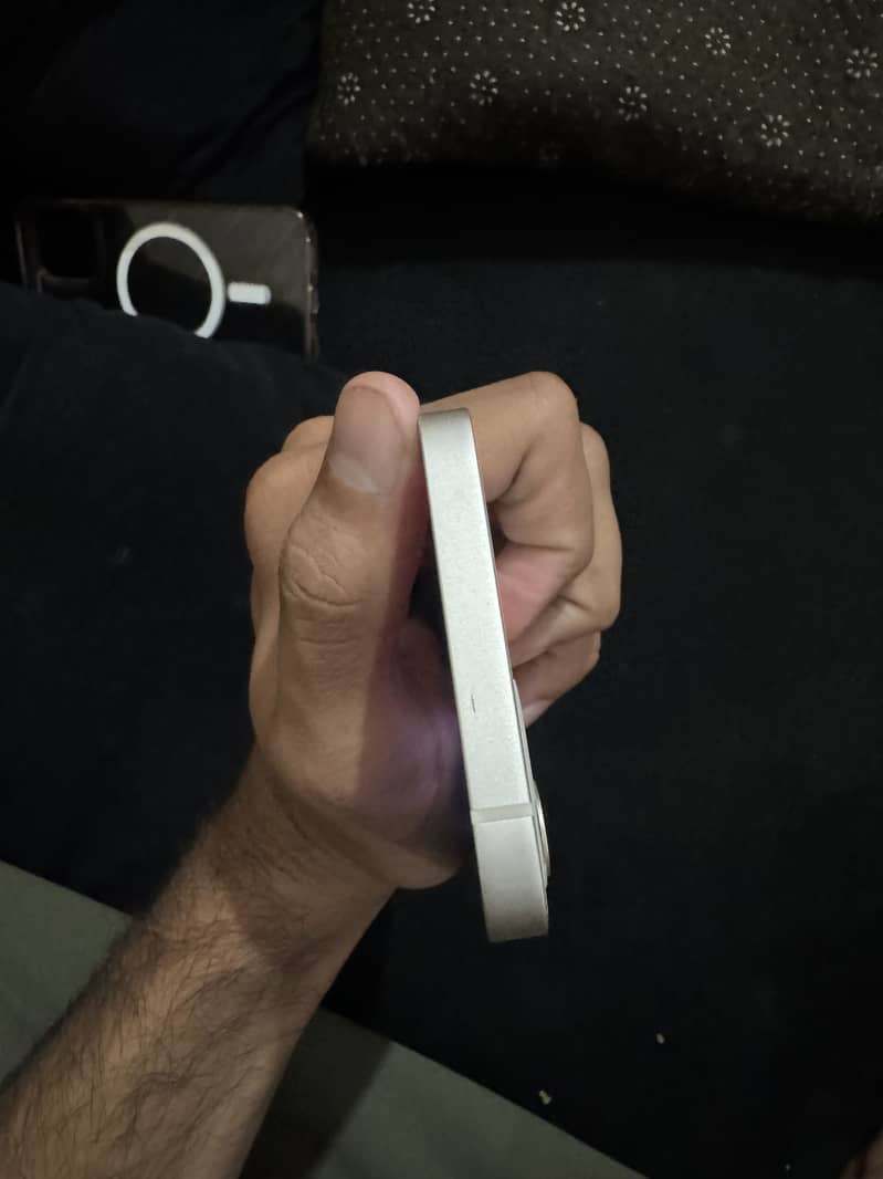 Iphone 12 4