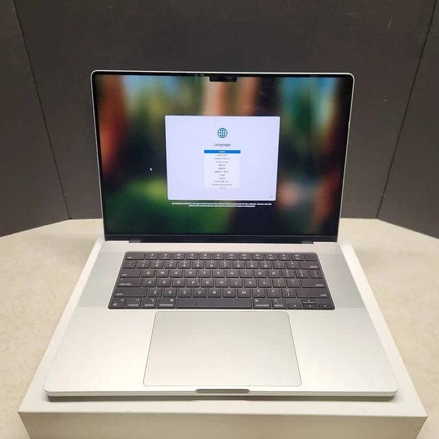 Apple MacBook M4 pro 0