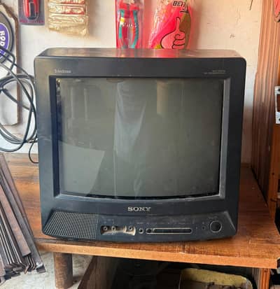 original Sony 14 inch tv with remote
