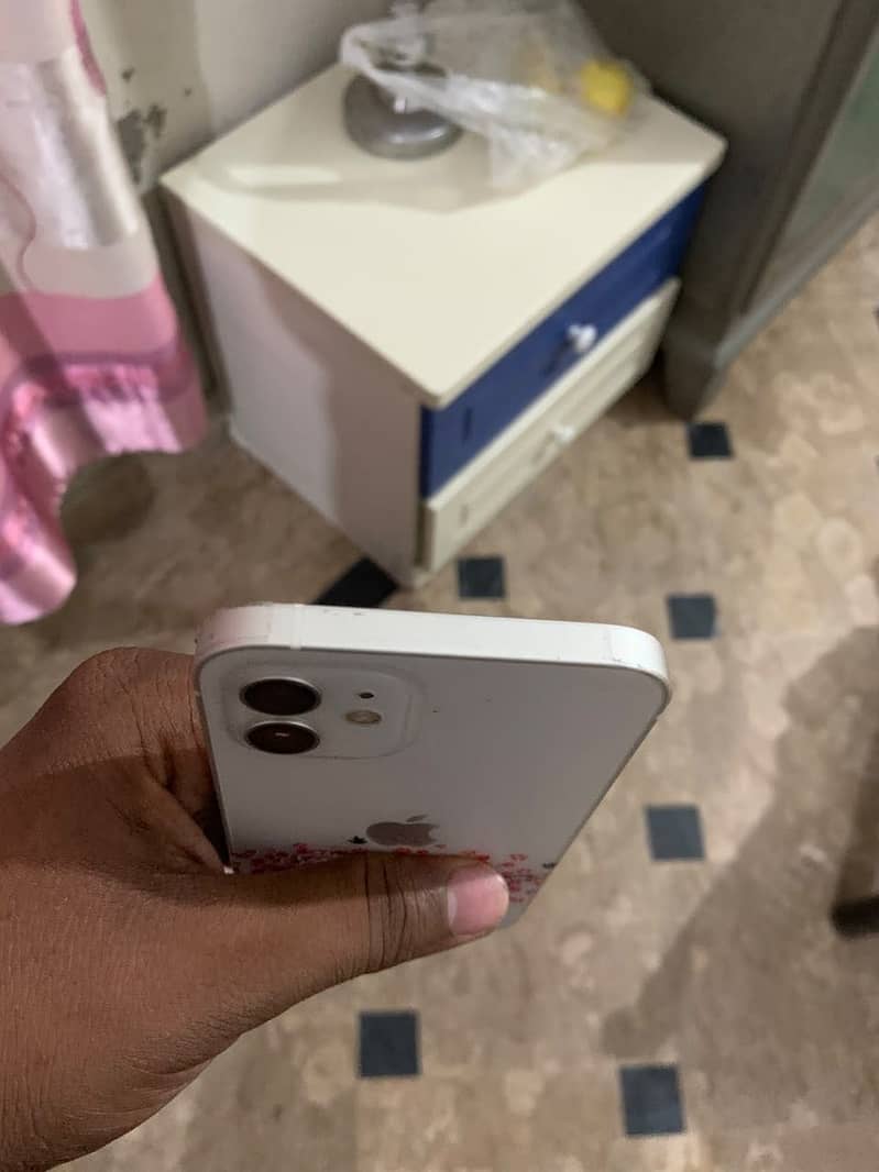 Apple iPhone 12 2