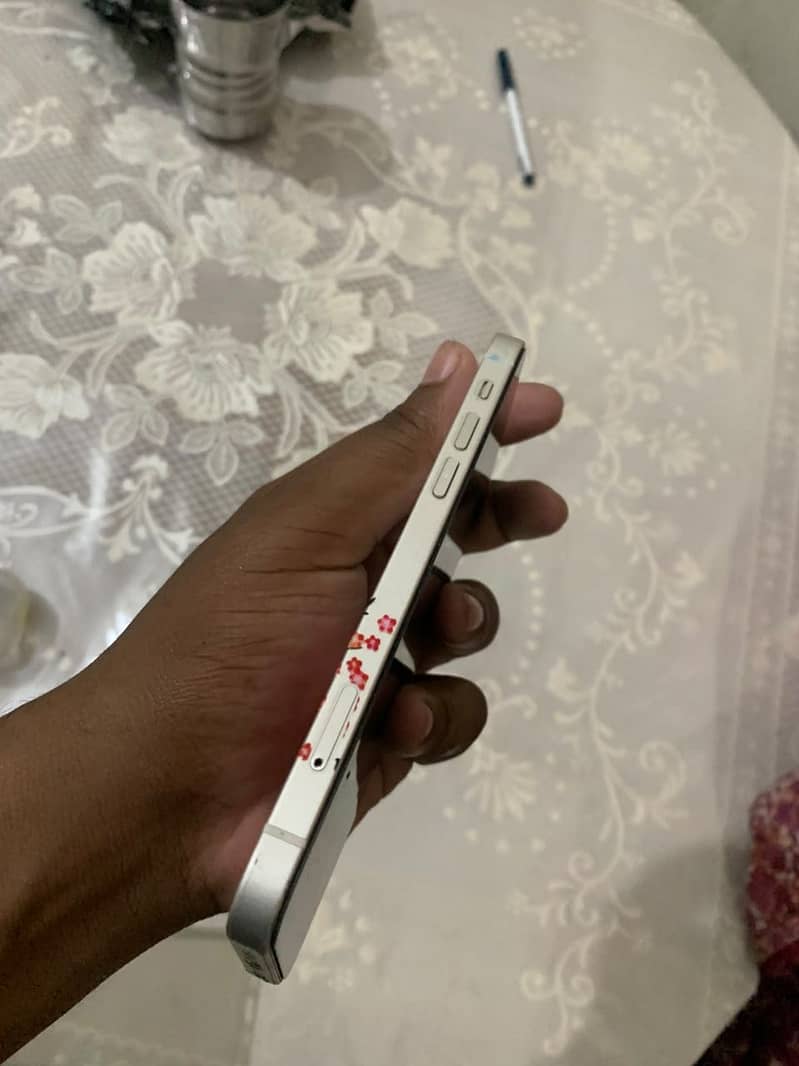 Apple iPhone 12 5