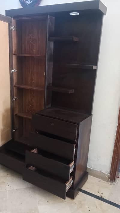 dressing table