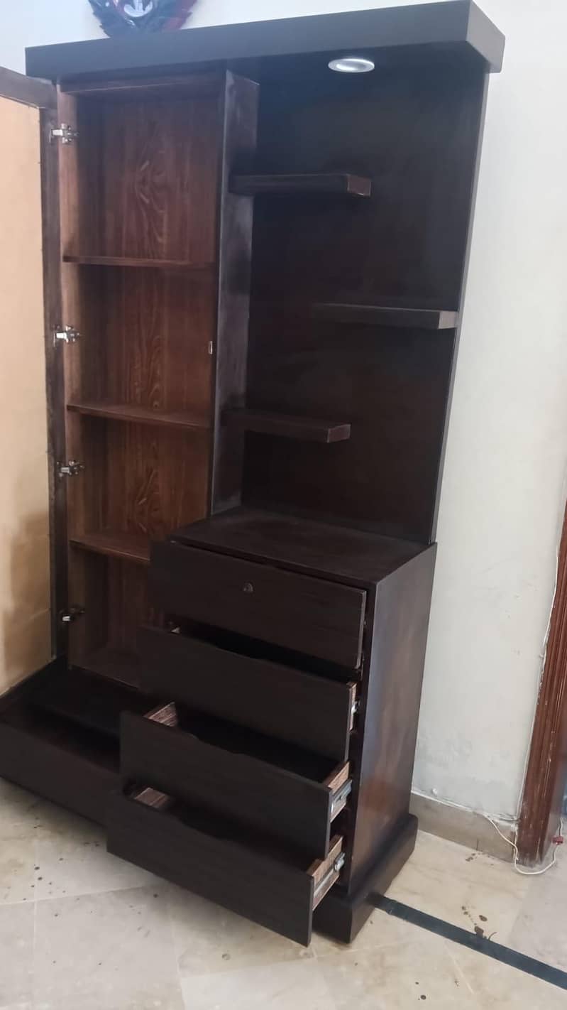 dressing table 0