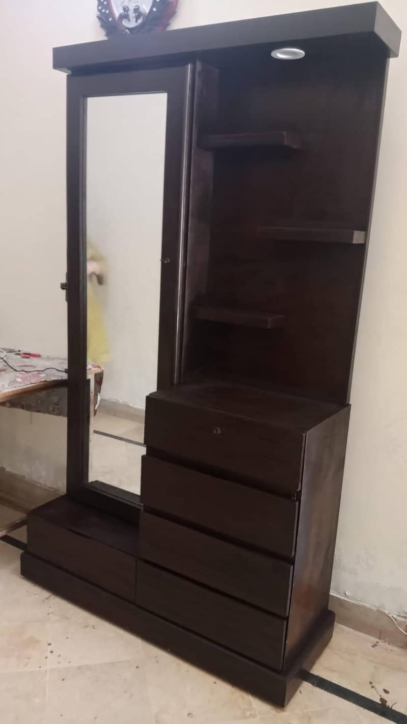 dressing table 3