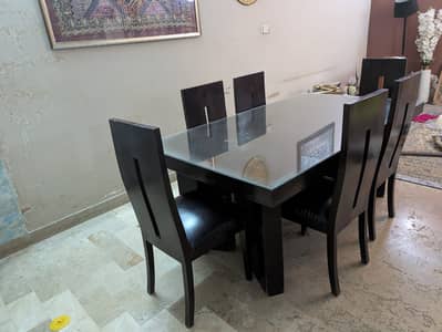 6 Chair Dinning table