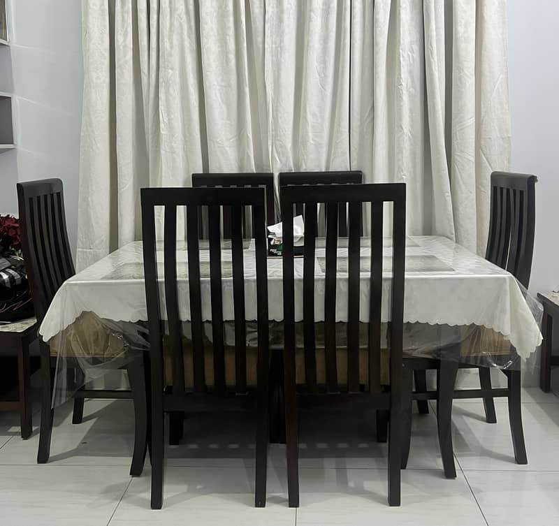 6 seater dining table 0