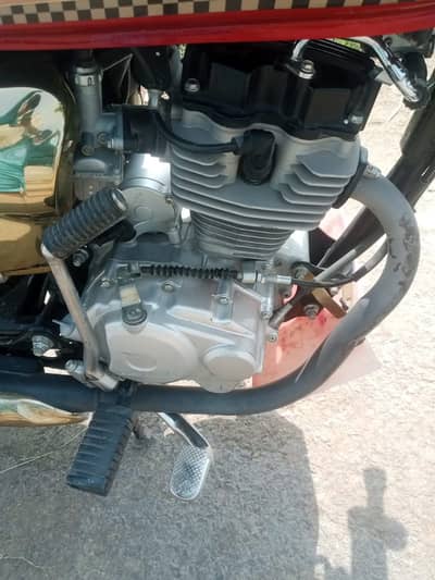 Honda 125 Self start Gold Edition