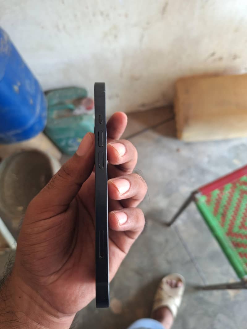 Apple iPhone 13 3