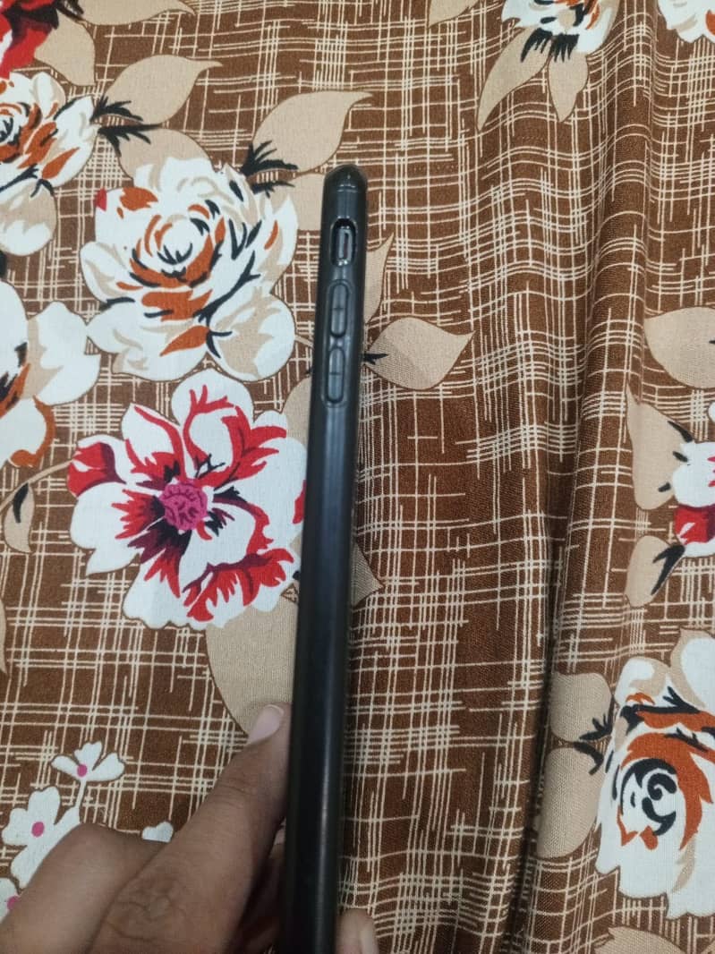 Apple iPhone 7 Plus 1