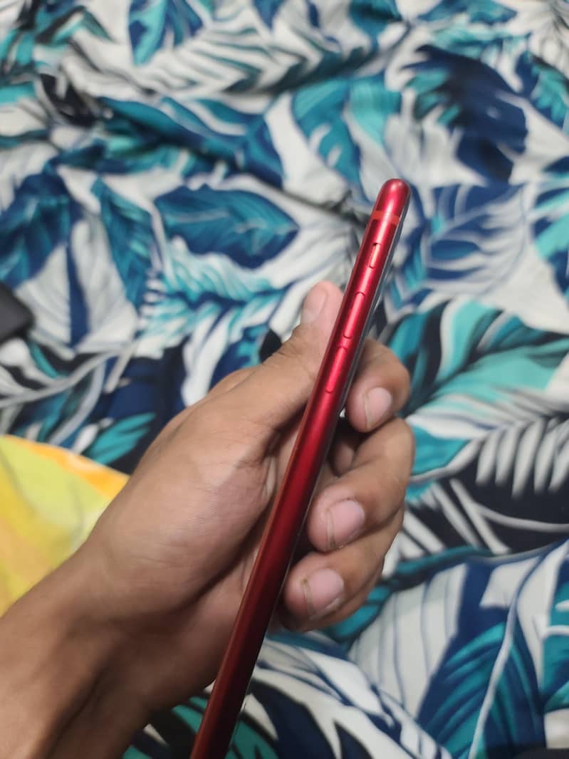 Apple iPhone 8 Plus 3
