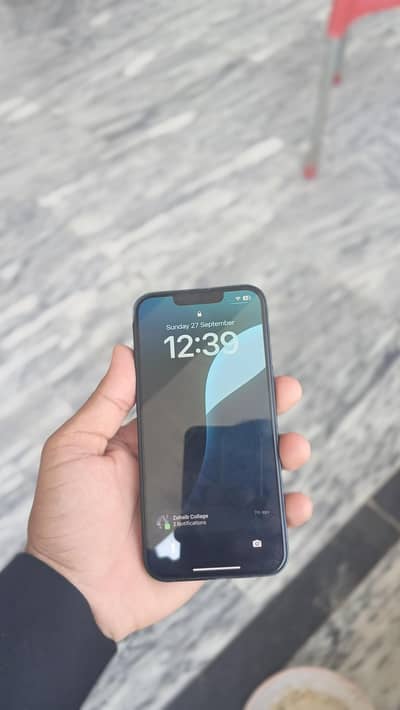 Apple iPhone 13