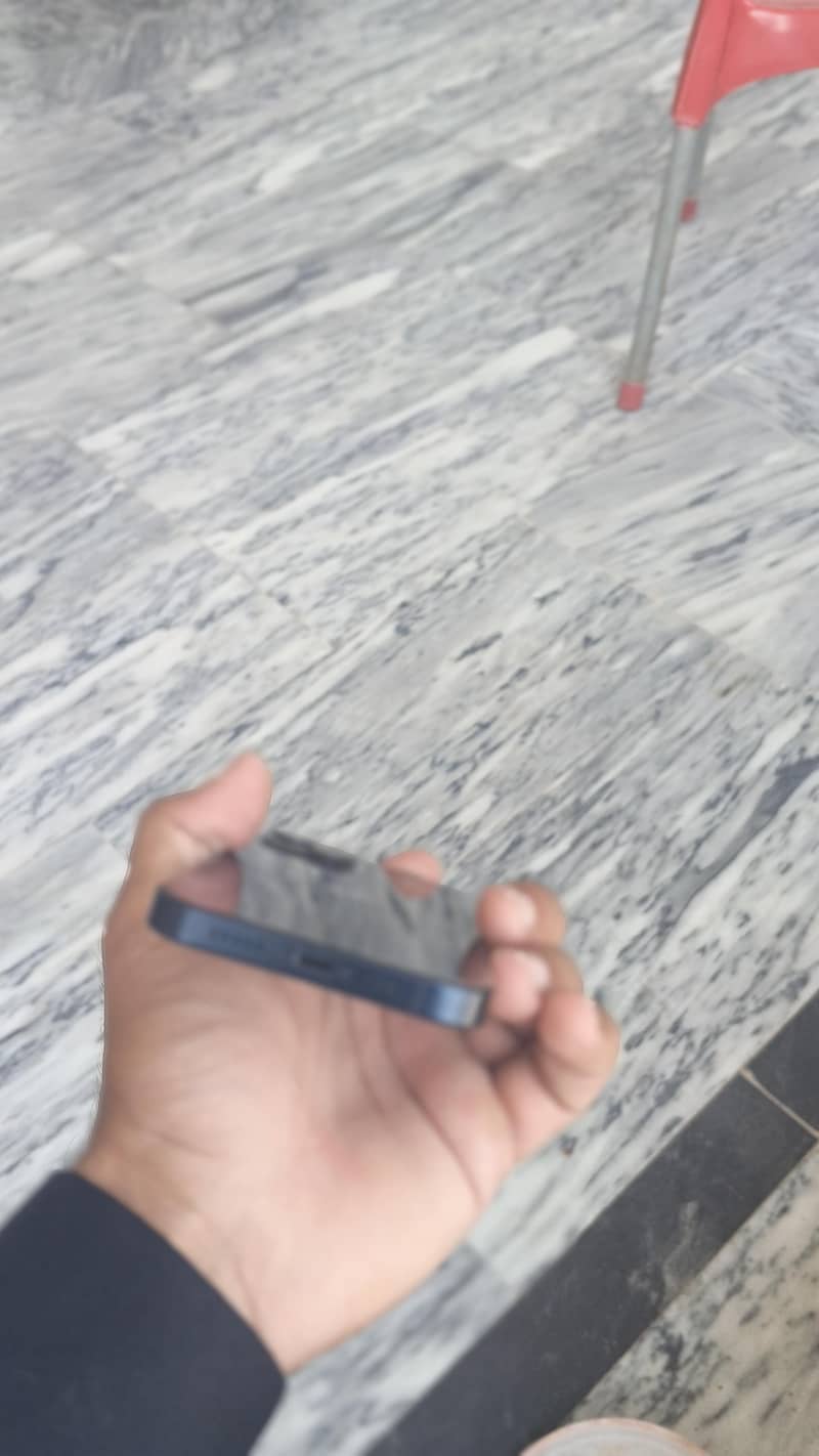 Apple iPhone 13 3