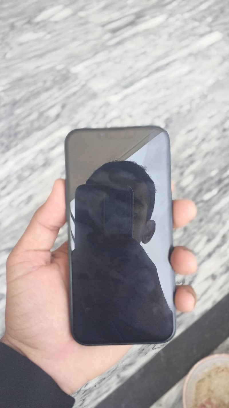 Apple iPhone 13 7