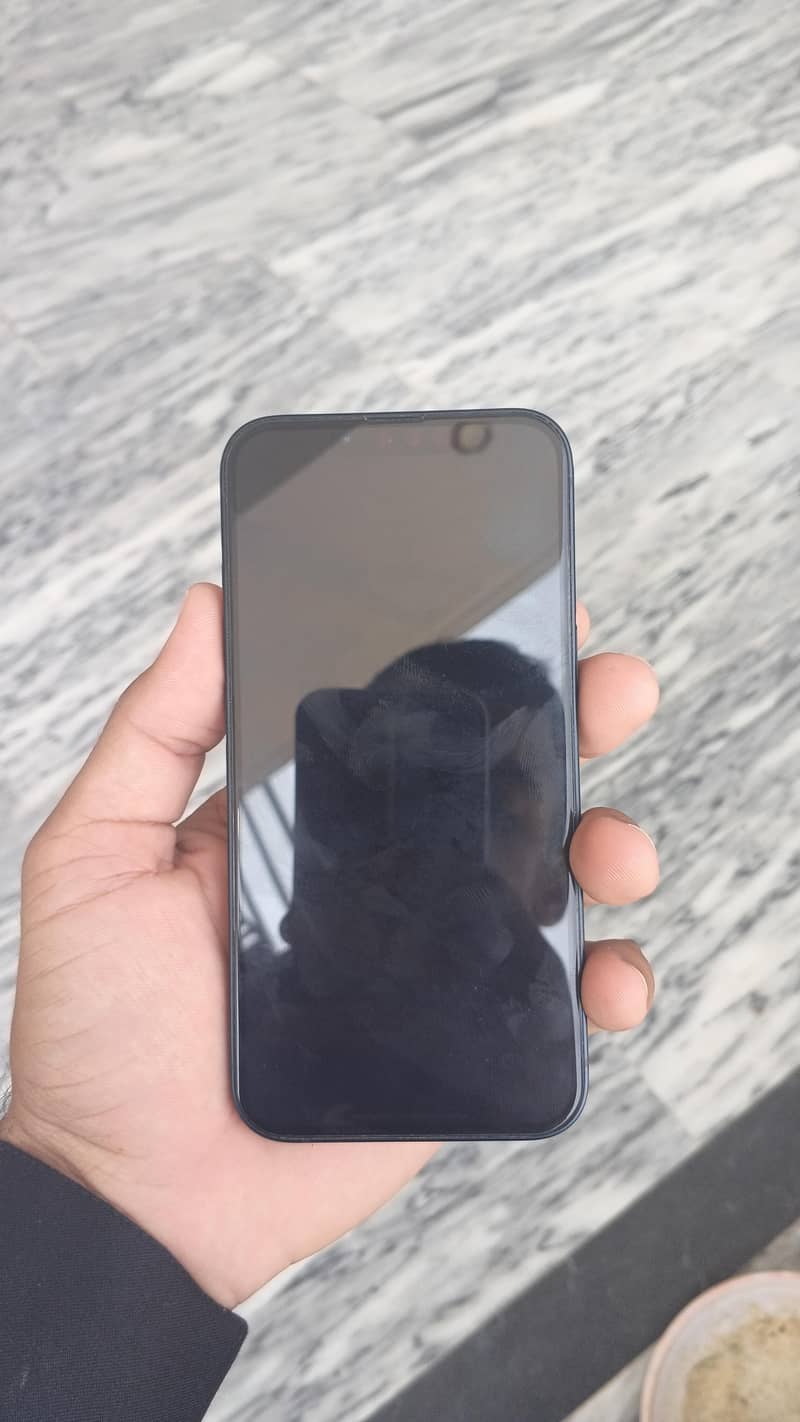 Apple iPhone 13 8