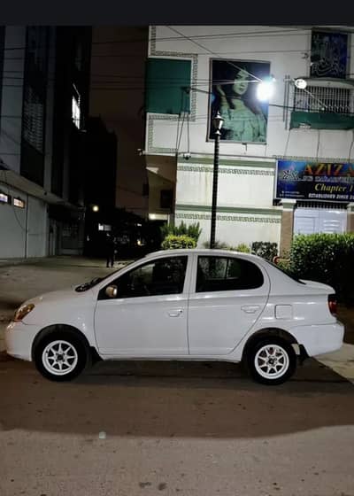 Toyota Platz 2003