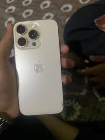 Apple iPhone 16 Pro