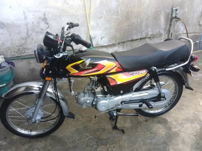 Honda CD 70 2026 model total genuine First Owner- Lahore Number