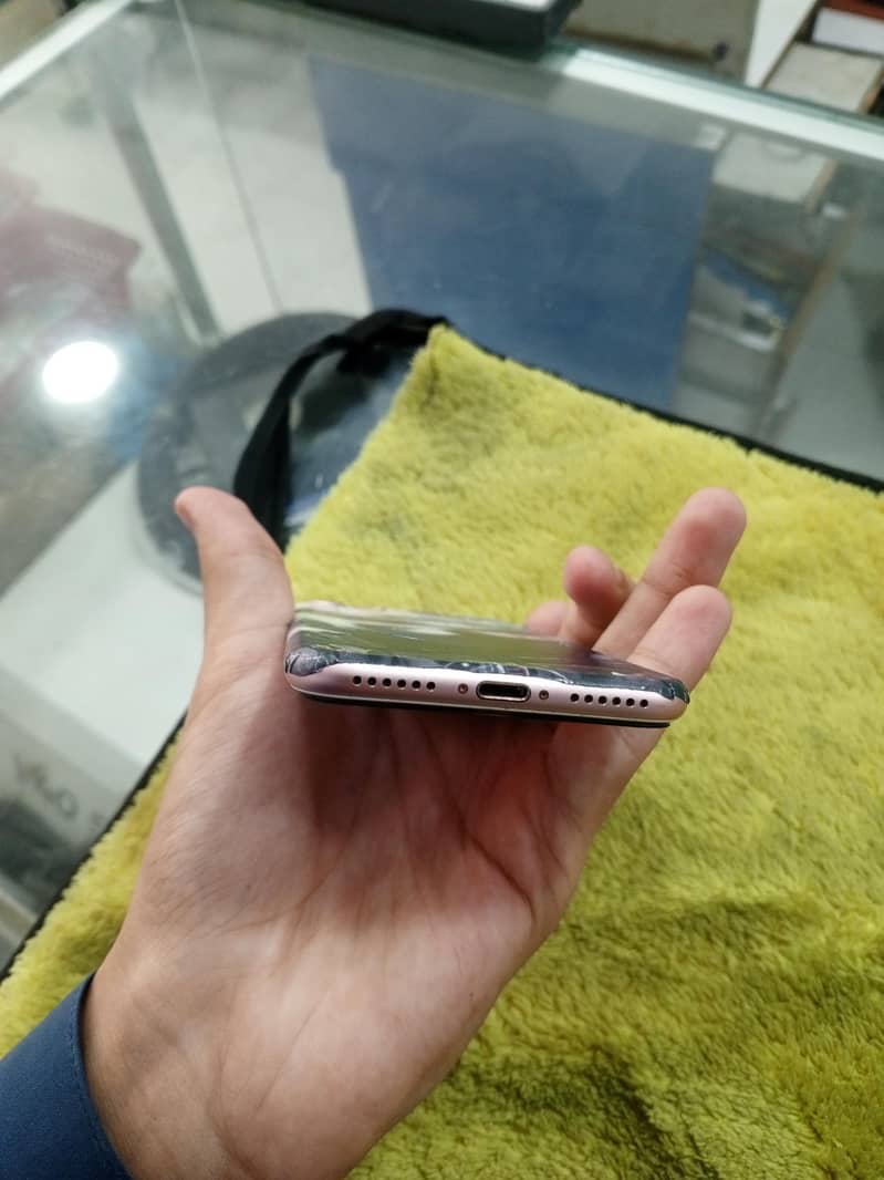 Apple iPhone 7 6