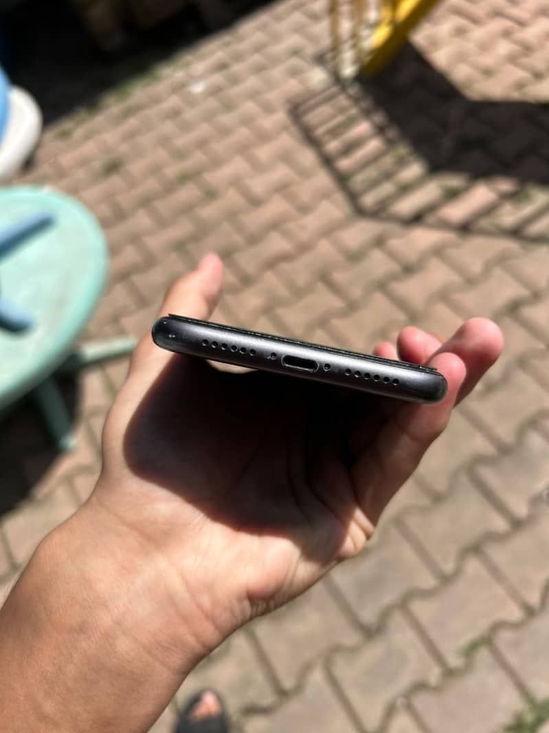 Apple iPhone 11 2