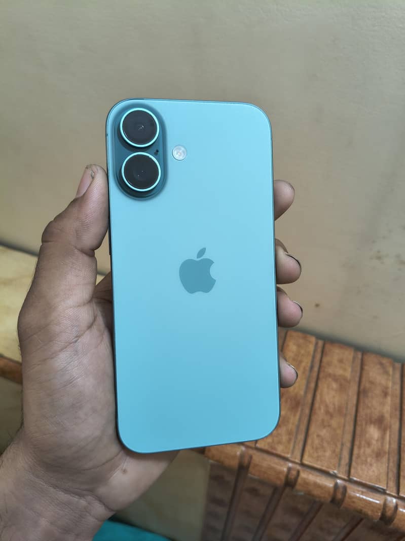 Apple iPhone 16 0