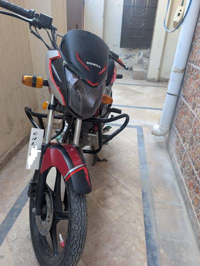Honda CB125f