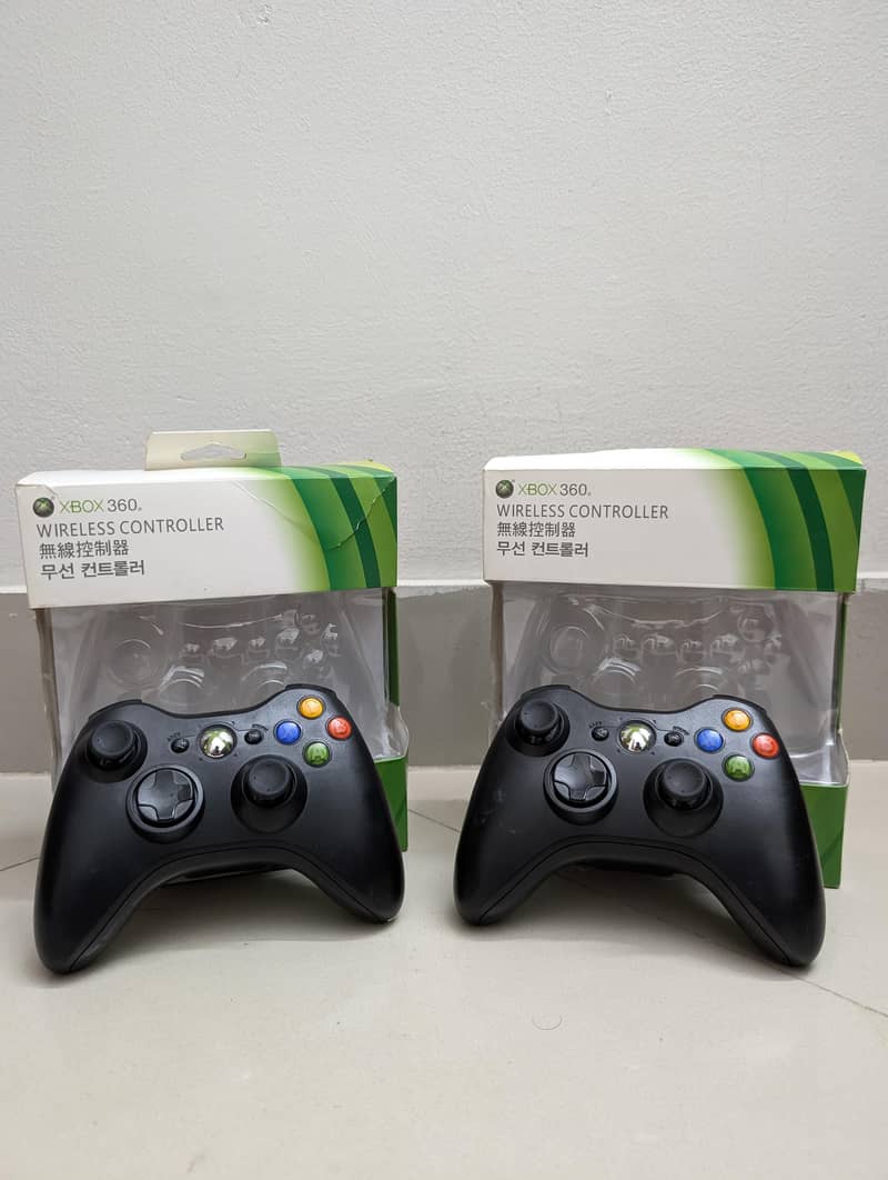 Xbox 360 Wireless Controllers  2pcs 1