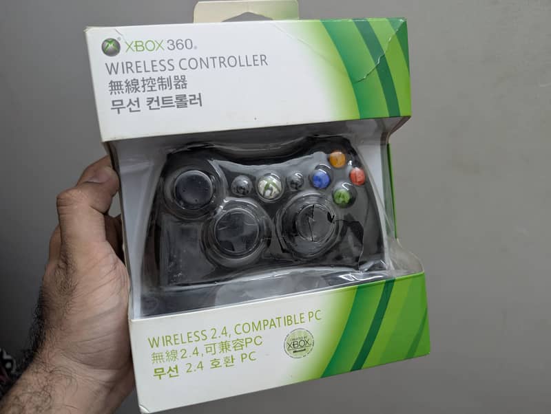 Xbox 360 Wireless Controllers  2pcs 2