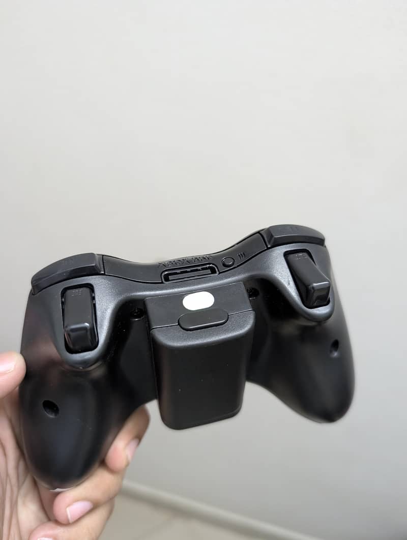 Xbox 360 Wireless Controllers  2pcs 5