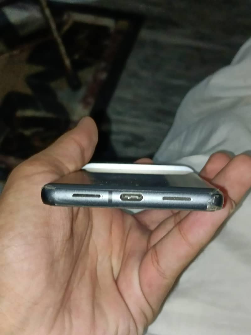 Google Pixel 7 4