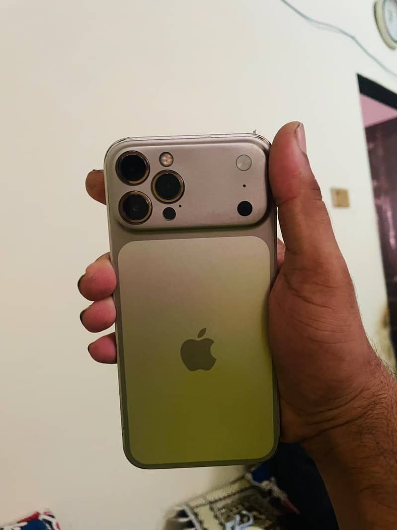 Apple iPhone 12 Pro Max 4